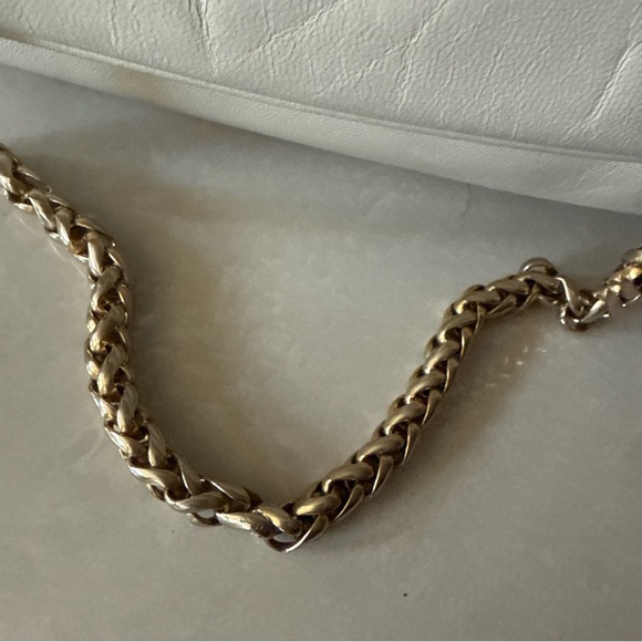 Escada Cream Leather Bag with Gold Chain flower detail - Picture 3 of 15